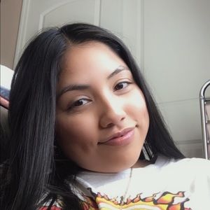 Meet your Posher, Ana